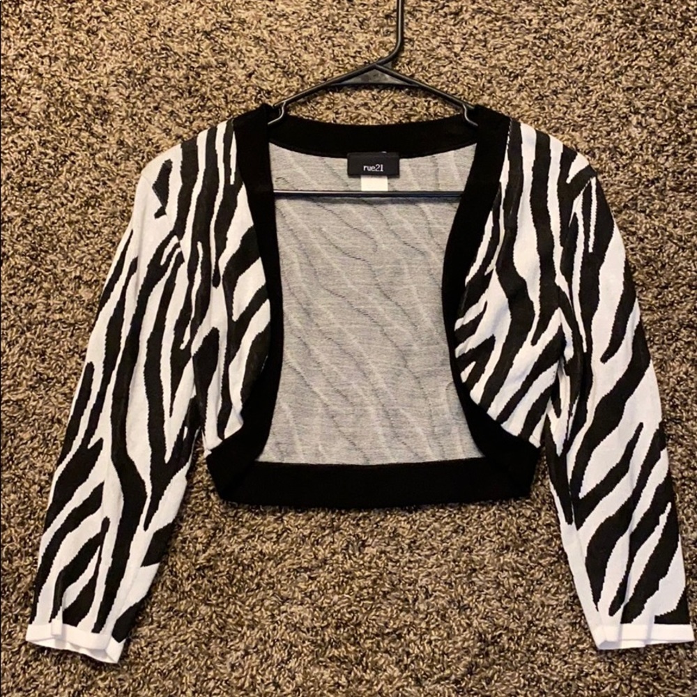 Black and white cropped cardigan